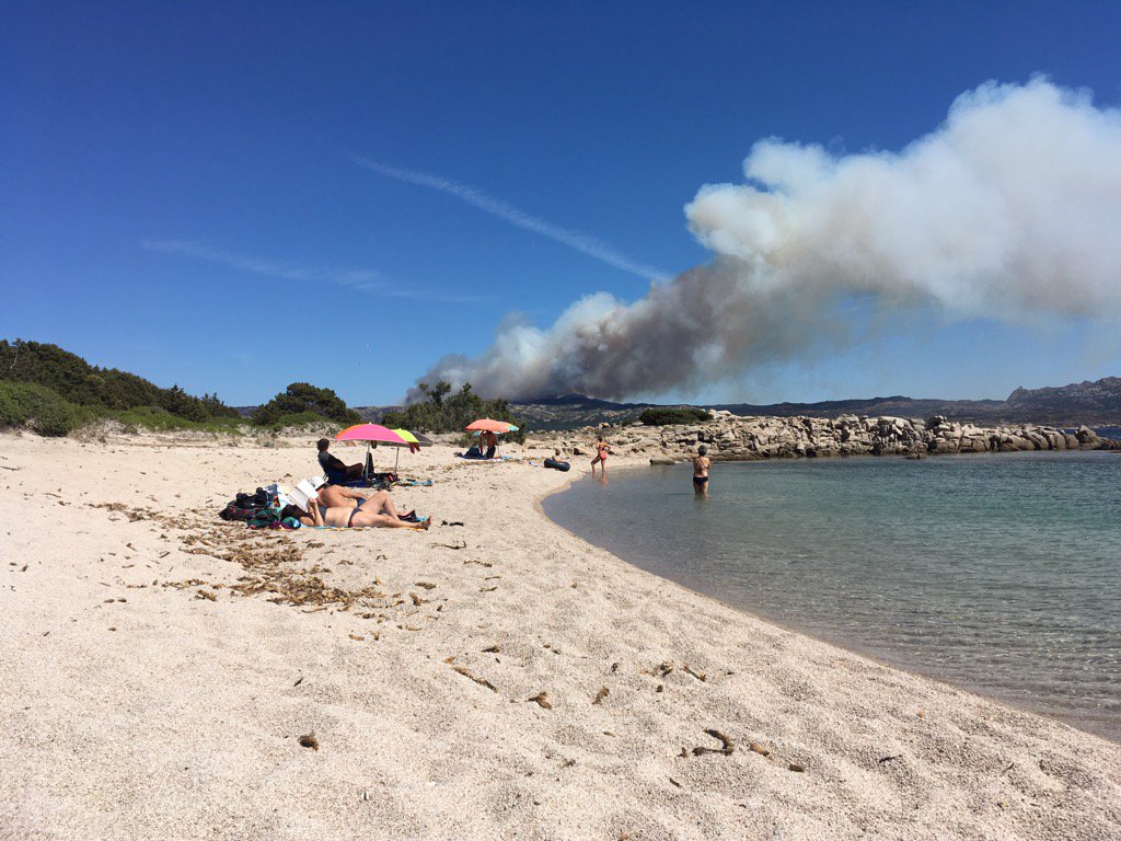 Corse : Enorme incendie à Bonifacio (17-07-2017) Photo Twitter