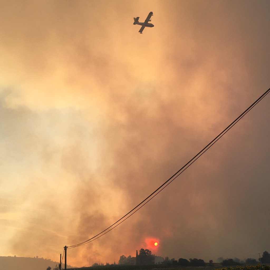 Incendie de Saint-Cannat (15/07/2017). Photo: Eric Miguet (Twitter)